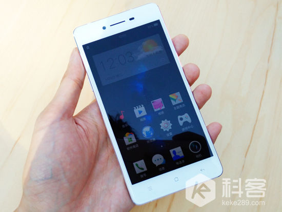 2499元起，全金屬OPPO R7和R7 Plus上手