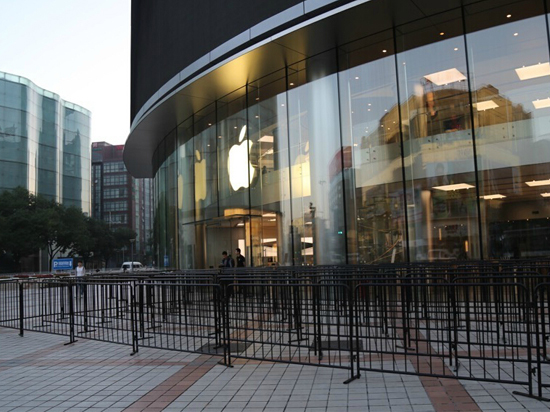 iPhone 6s首發(fā)日：沒人排隊，黃牛價炒不起