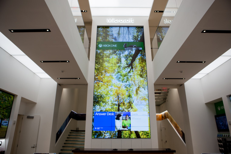 比蘋果Apple Store更氣派！全球最大微軟旗艦店開業(yè)