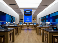 比蘋果Apple Store更氣派！全球最大微軟旗艦店開業