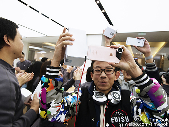 北京第五家Apple Store開幕 庫克發來賀電