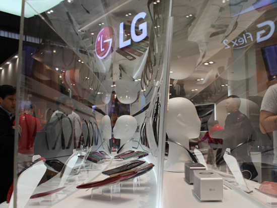 高層沒信心?弧形屏手機LG G Flex 3明年暫停