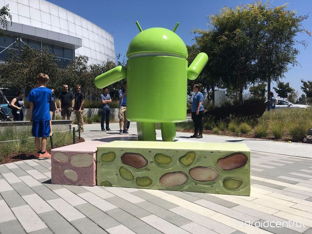 谷歌新版Android定名 熟悉的“牛軋?zhí)恰眮砹?/></p><p>　　就在Android Nougat正式確定后不久，HTC就宣布HTC 10、HTC One A9以及HTC One M9三款手機會適配Android Nougat。考慮到今年HTC很有可能為谷歌代工Nexus手機，HTC手機先適配Android Nougat是很有可能的。（圖片來源AndroidCentral，Android官網(wǎng)，HTC推特）<strong>關(guān)注科客網(wǎng)官方微信kekebat，獲取更多精彩資訊。</strong></p>			
			
			<!---->
		    
                    <!-- 新聞詳情頁底部轉(zhuǎn)載/原文聲明 -->
                    <div   id=