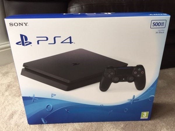 PS4 Slim真機曝光：外形真的很簡陋