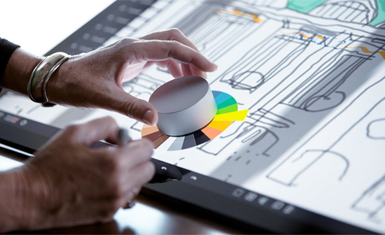 微軟和蘋果又懟上！Surface Dial和Touch Bar哪個好？