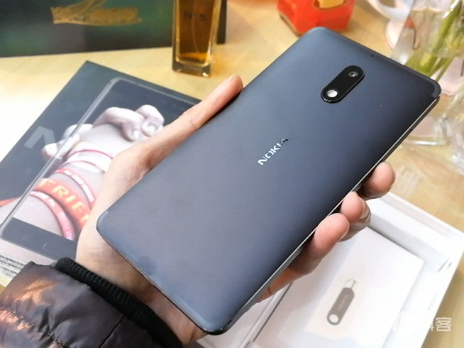 終極情懷：搭載安卓7.0 諾基亞Nokia 6體驗(yàn)