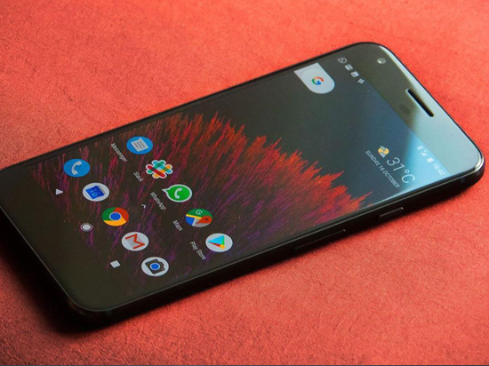 致敬HTC U11？ 谷歌Pixel 2擠壓邊框功能曝光