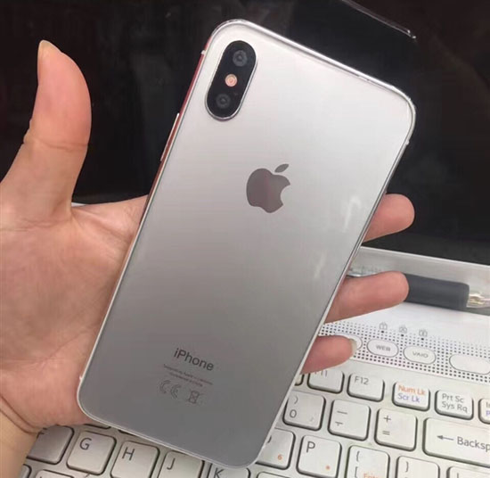 配件商偷跑iPhone 8定妝樣機：屏占比奇高 5.8吋單手可握