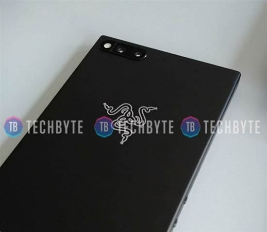 雷蛇Razer Phone真機諜照曝光：風格硬朗，沒有跑馬燈