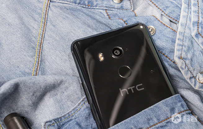 HTC U11+圖賞：全面屏+玻璃鏡面后蓋，高顏值新旗艦