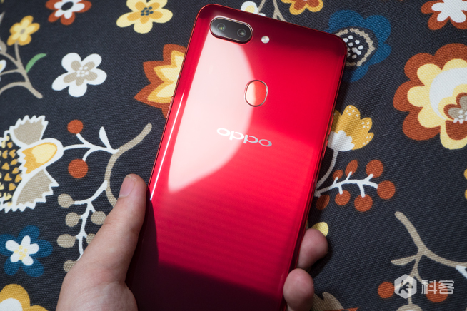 OPPO R15夢鏡紅體驗評測：顏值再升級 夜拍更出眾