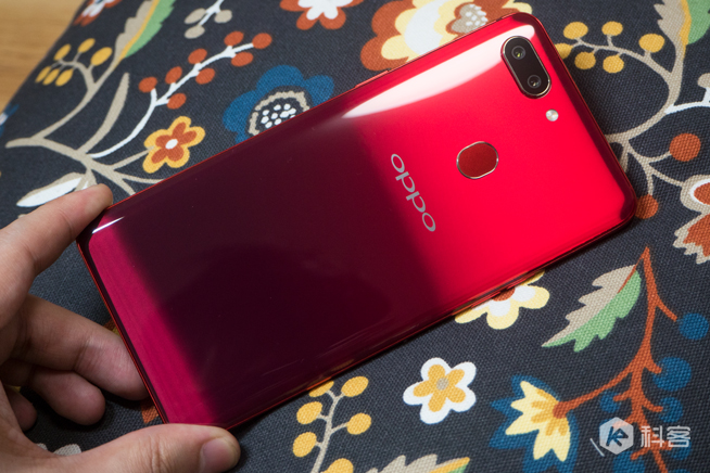 OPPO R15夢鏡紅體驗評測：顏值再升級 夜拍更出眾