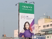 OPPO F9真機現身：美人尖全面屏 背部配色很妖艷 