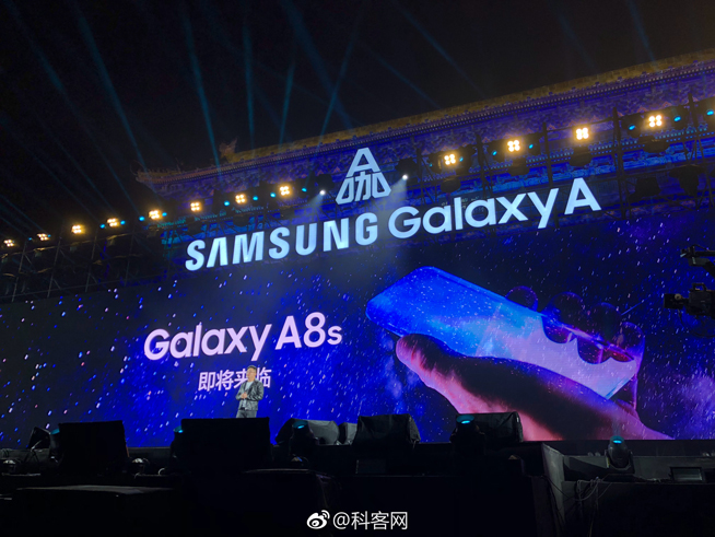 三星Galaxy S10概念圖亮相：正面沒開孔 屏下前置鏡頭有望首發(fā)