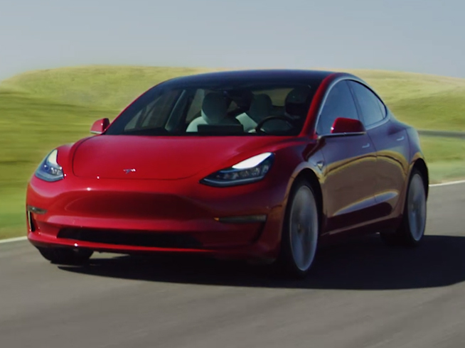 國產特斯拉Model 3售價公布：起步價32.8萬 你覺得如何？