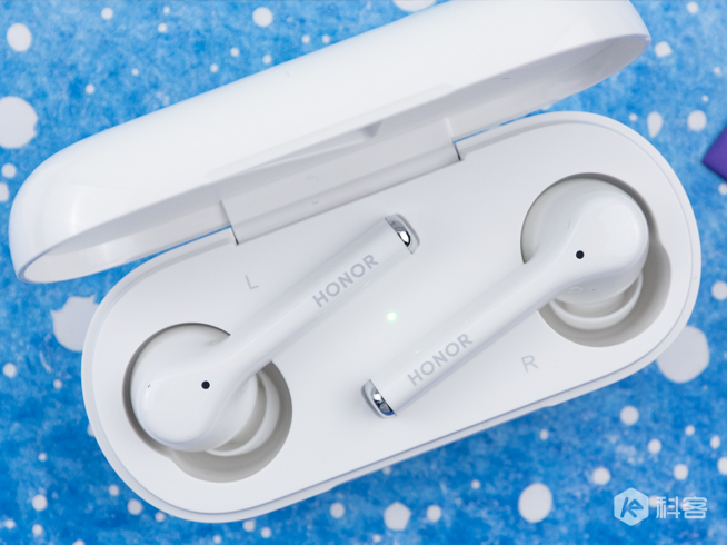 降噪媲美AirPods Pro，價錢不到一半！榮耀FlyPods 3評測